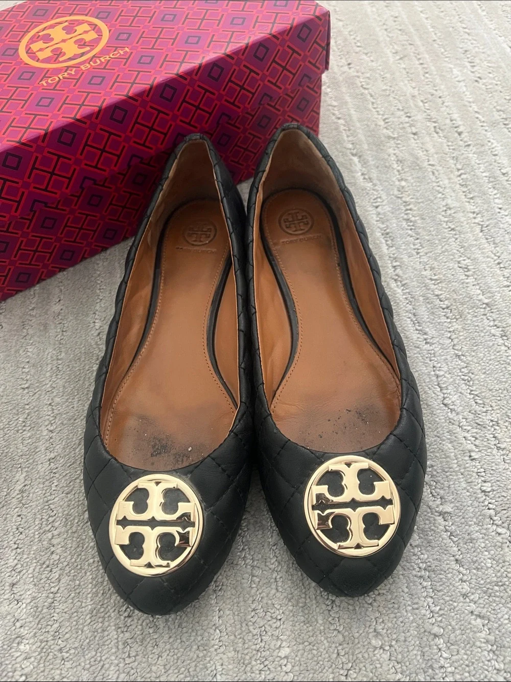 VGUC Tory Burch Black Quilted Leather Ballet Flats with Gold Logo Accent